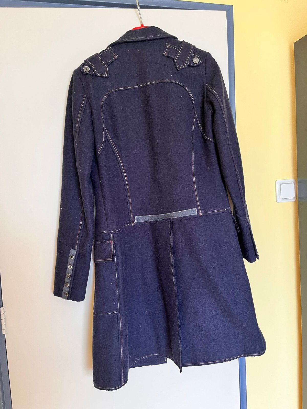 Winterjas Guess 100% lana wol donkerblauw maat M, Ophalen of Verzenden, Zo goed als nieuw, Maat 38/40 (M), Blauw