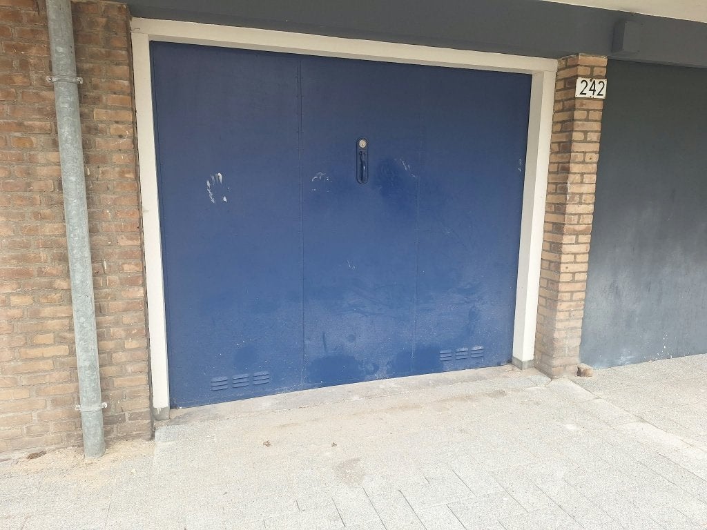 Te koop garagebox met elektra & water voorziening Rotterdam