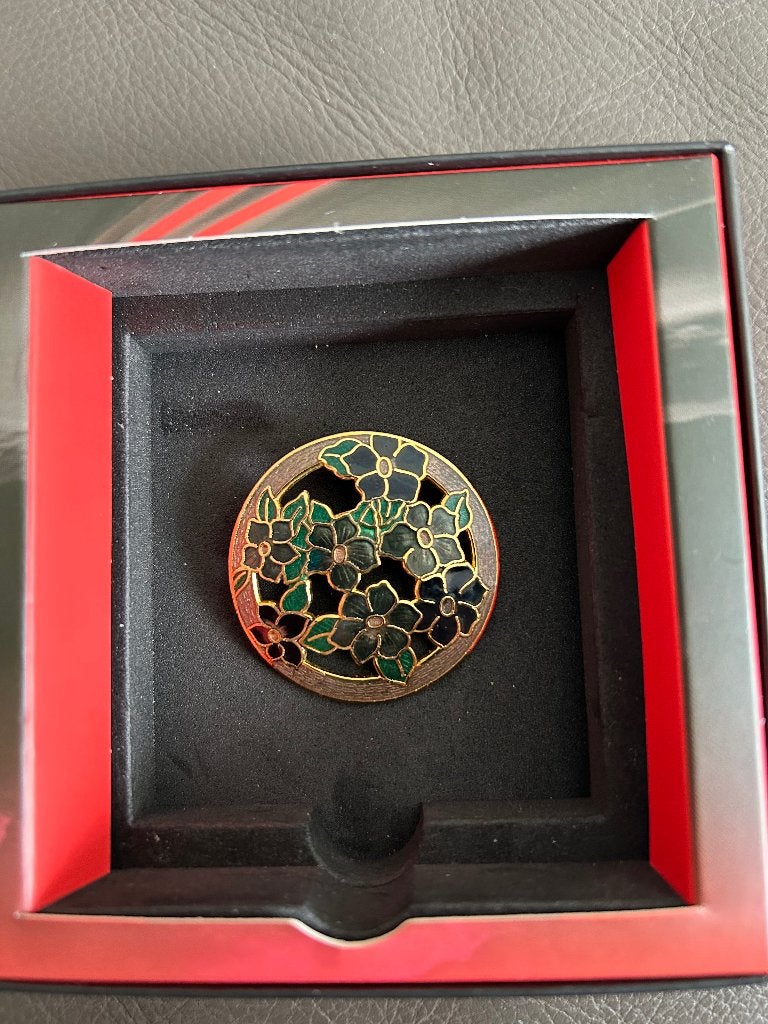Antieke cloisonne broche met emaille bloemen, Sieraden, Tassen en Uiterlijk, Overige materialen, Minder dan 4 cm, Ophalen of Verzenden