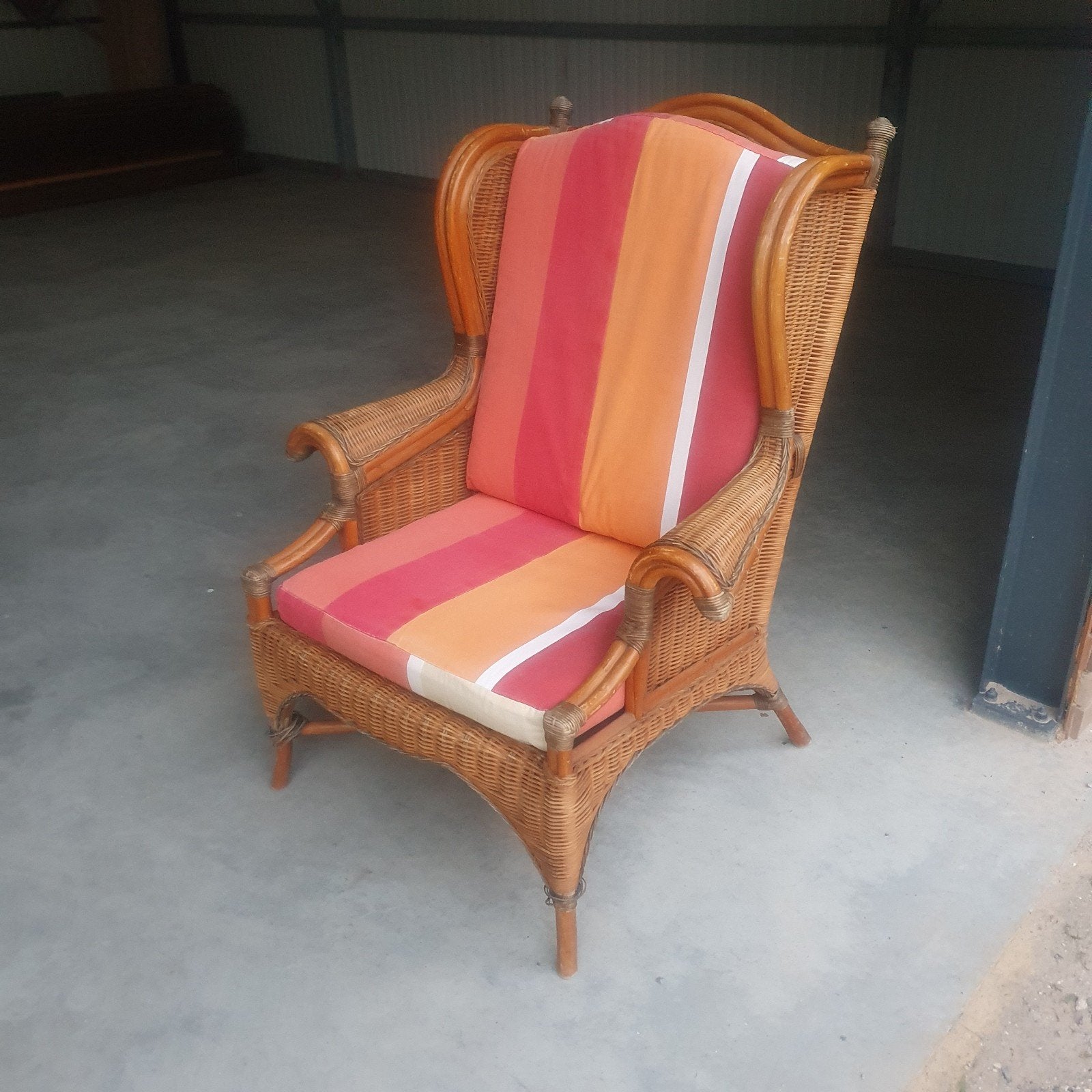 Gratis mooie rotan vrolijke stoel strand babykamer, Ophalen