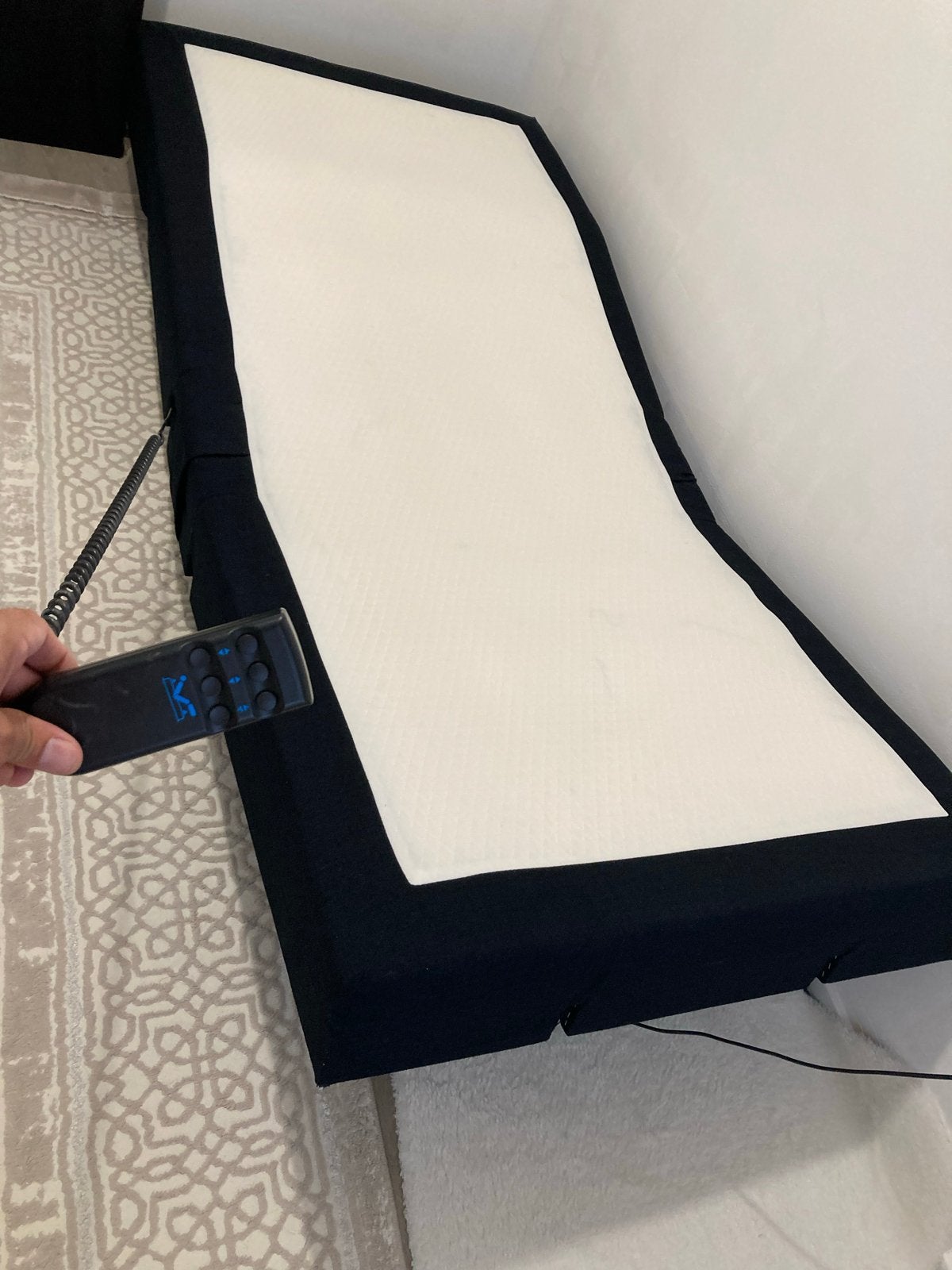 Verstelbaar eenpersoonsbed met afstandsbediening, Ophalen, 90 cm, Eenpersoons, Zwart