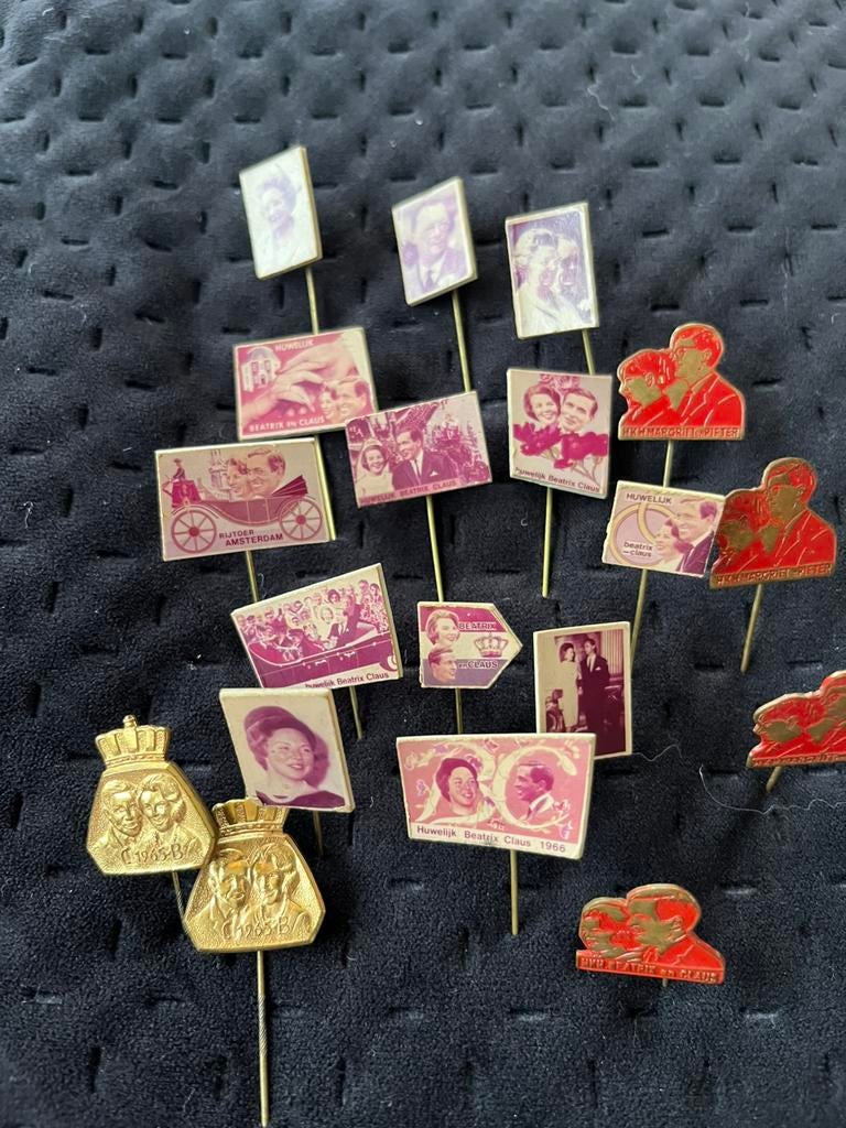 Set van 19 Koninklijke pin speldjes, Ophalen of Verzenden, Zo goed als nieuw, Overige onderwerpen