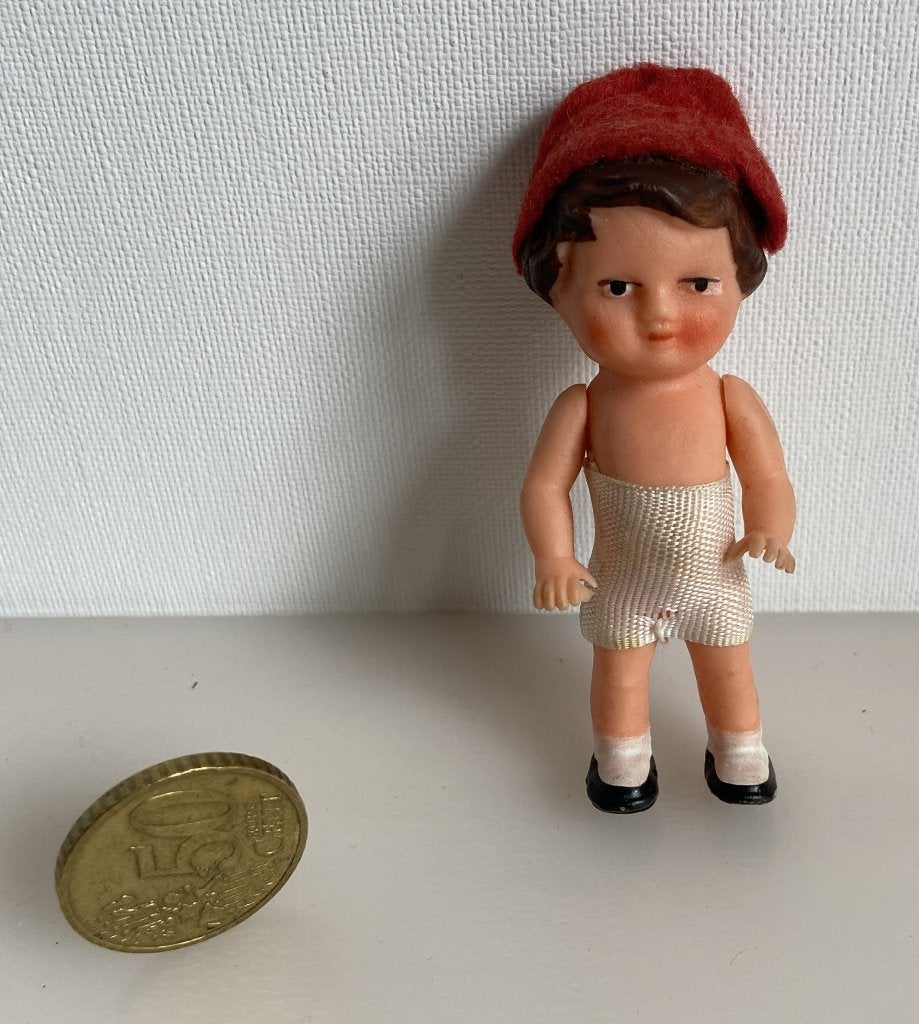 Oud Rubber Popje 7,5 cm, Verzamelen, Ophalen of Verzenden, Gebruikt, Pop
