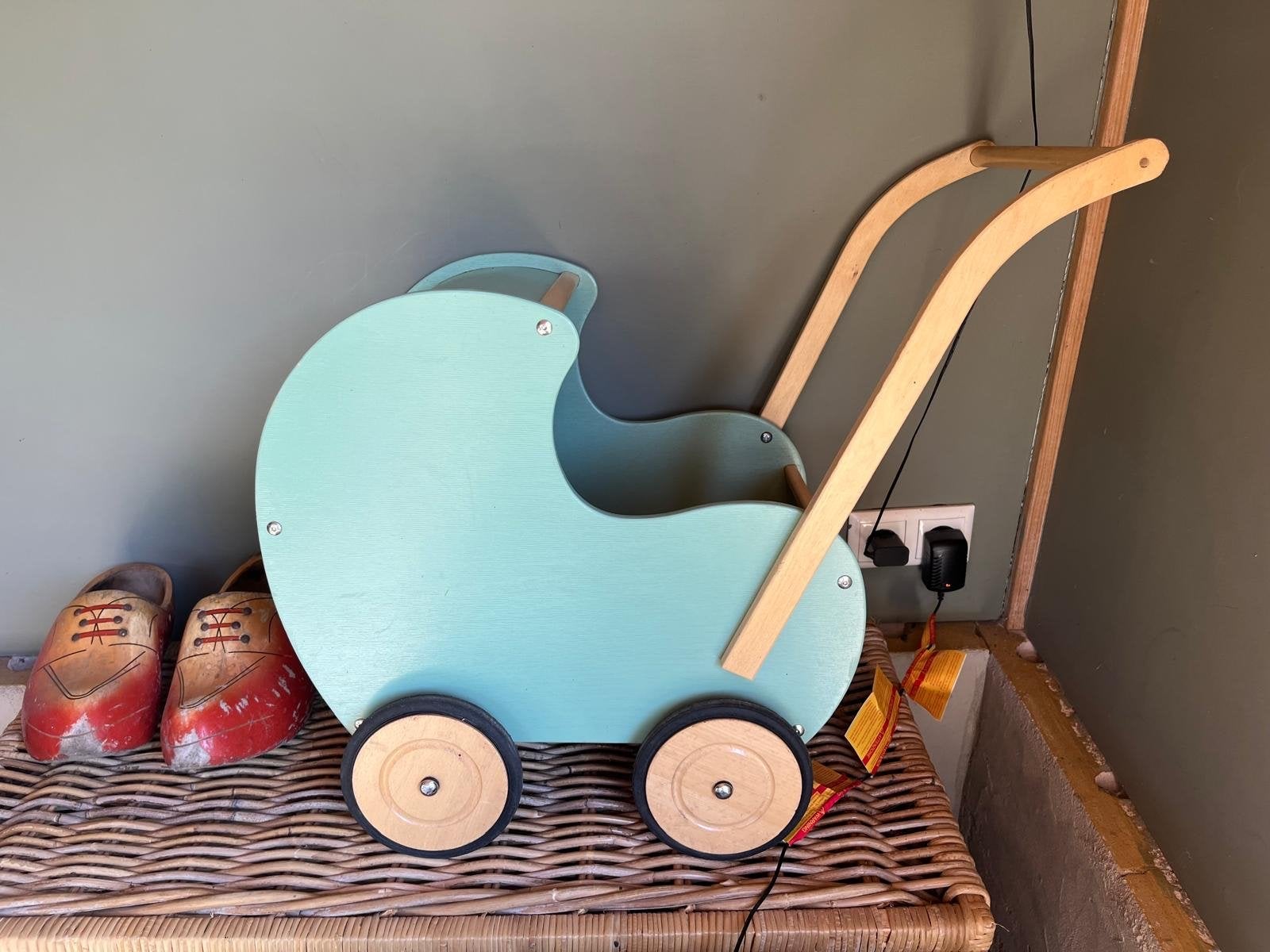 Leuke hippe houten poppenwagen, Ophalen, Gebruikt, Babypop