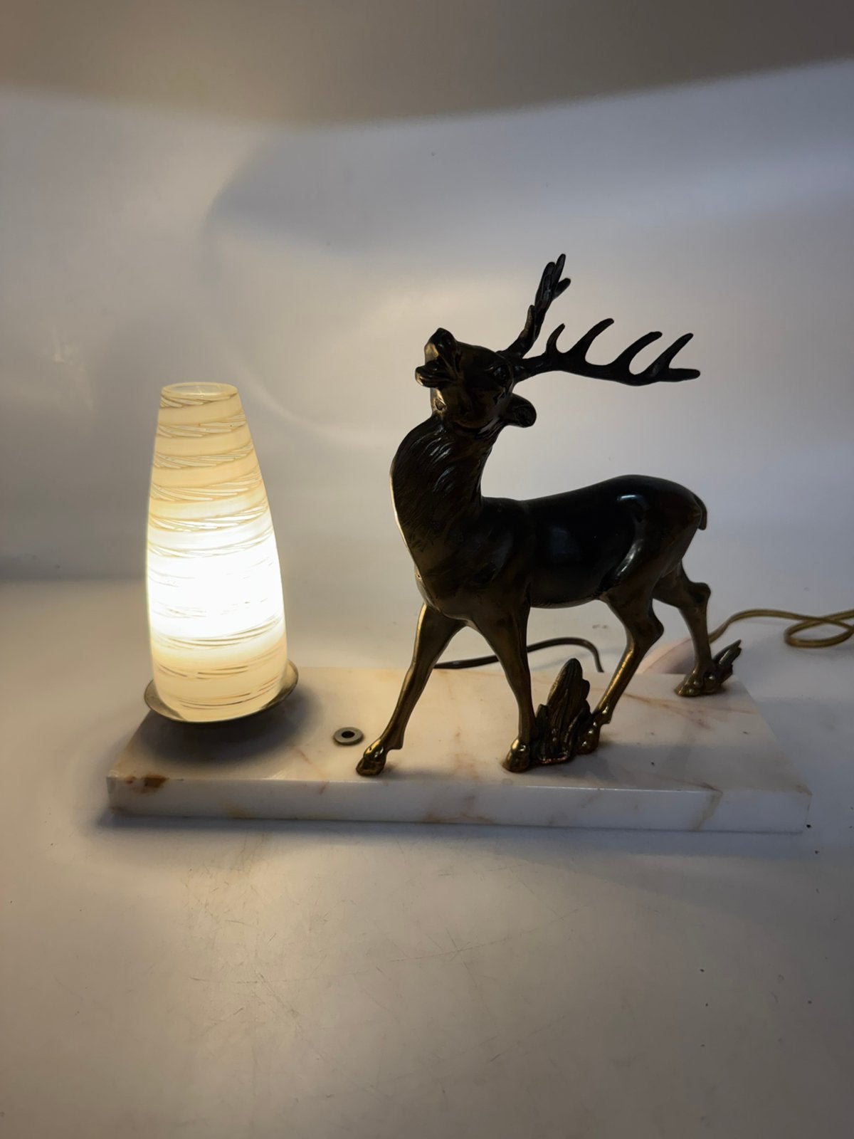 Art Deco Sculptuurlamp Edelhert | Marmeren Sokkel Glazen Kap, Ophalen of Verzenden