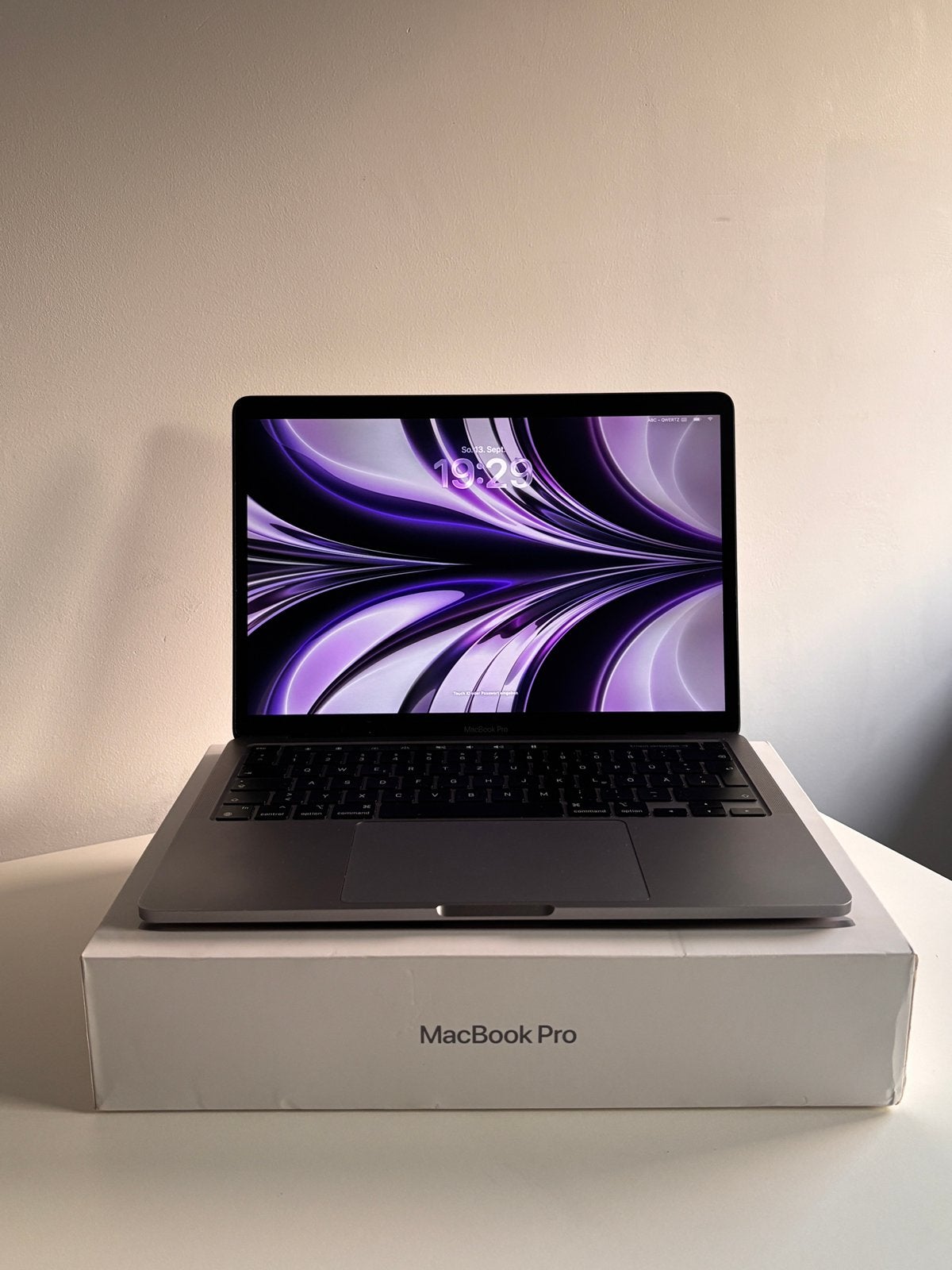 Macboon pro m1, MacBook Pro, 256 GB, Qwerty, Verzenden