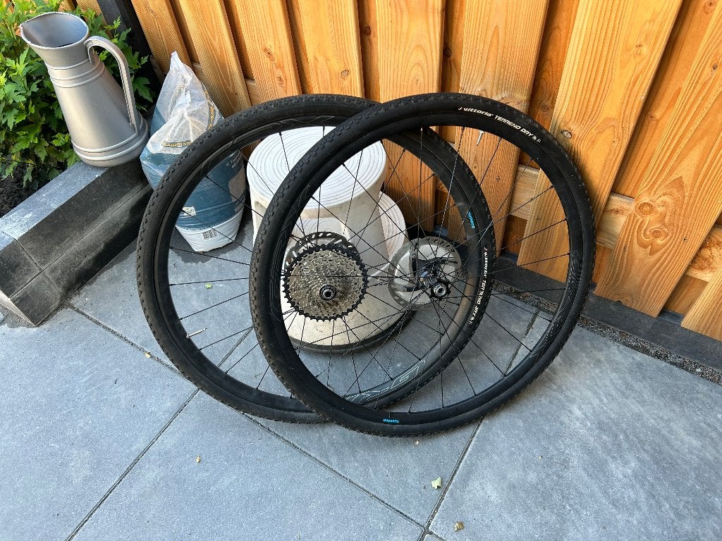Shimano WH-RX570 gravel wielset 28 inch / 700C./ zie tekst, Wiel, Gebruikt, Shimano WH-RX570 naven en velgen, Ophalen of Verzenden