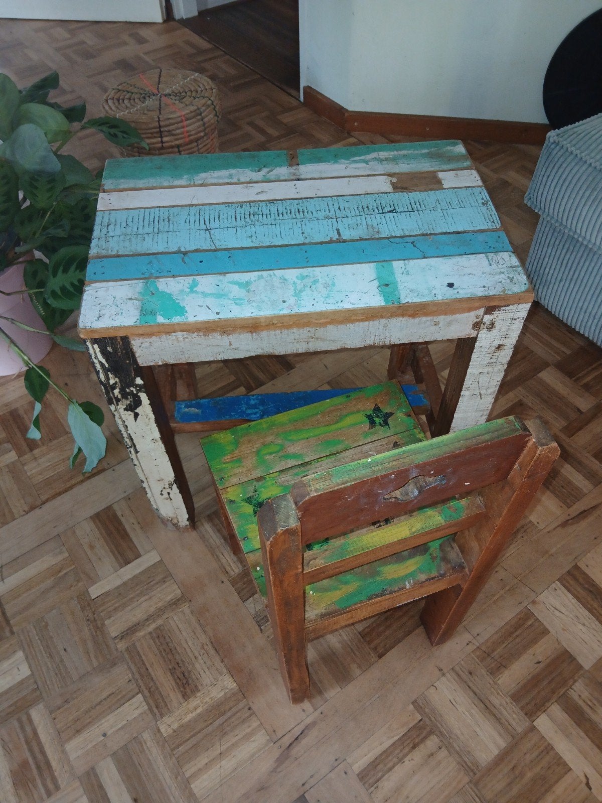Unieke handgemaakte kindertafel met stoel, Ophalen, Minder dan 50 cm, Gebruikt, Tot twee personen