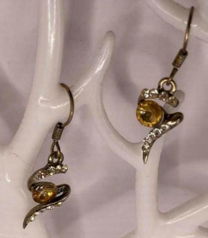 Goudkleurige Hang Oorbellen met Steentjes - Nieuw, Overige materialen, Hangers, Nieuw, Ophalen of Verzenden