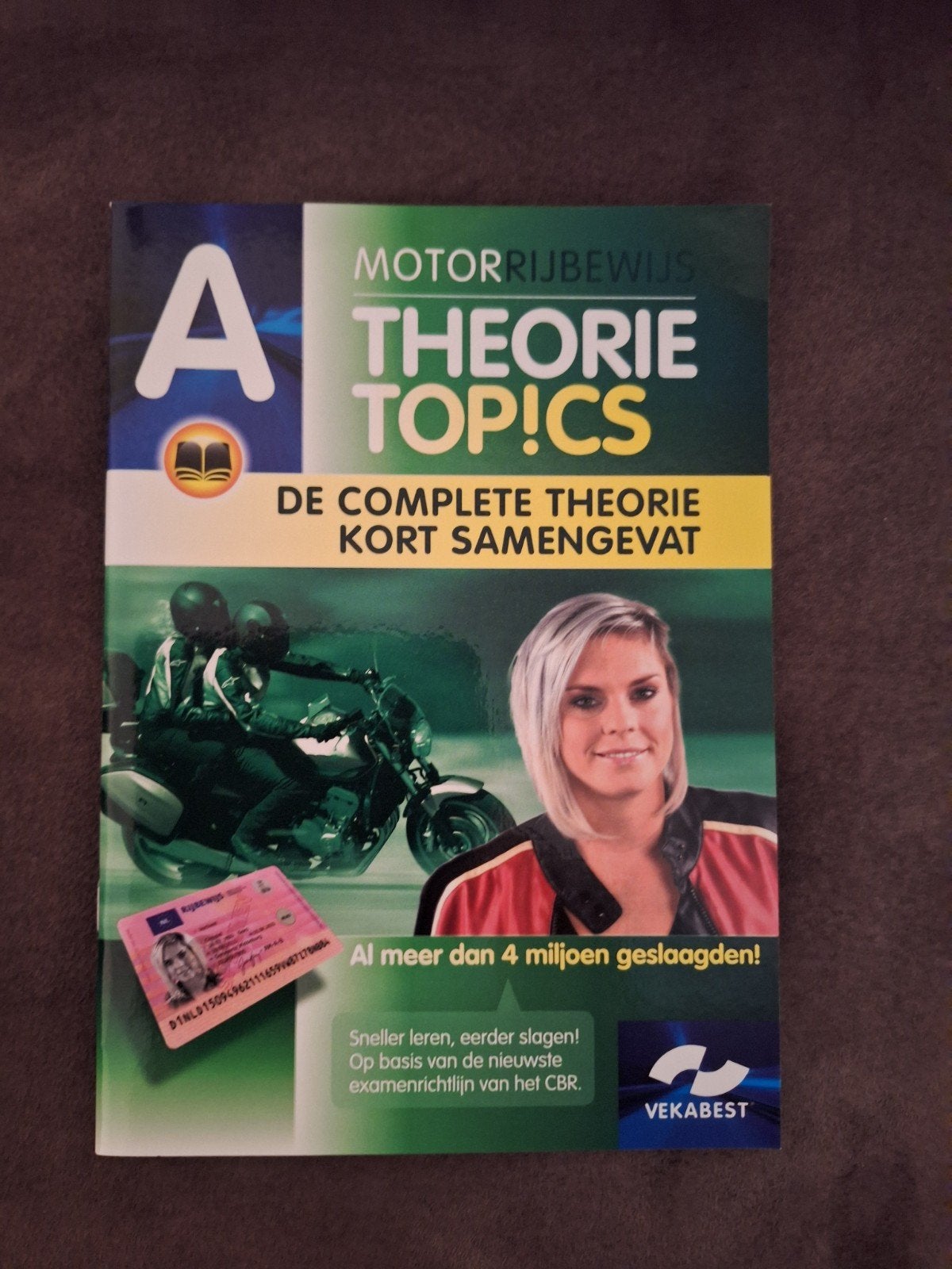 theorieboek motor, Ophalen of Verzenden, Zo goed als nieuw