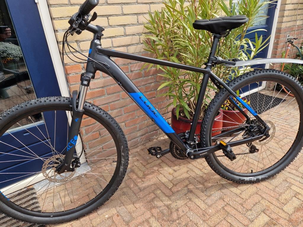 CUBE AIM PRO Black/Blue 21” Zo goed als nieuw, Fietsen en Brommers, Fietsen | Mountainbikes en ATB, Minder dan 45 cm, Ophalen of Verzenden