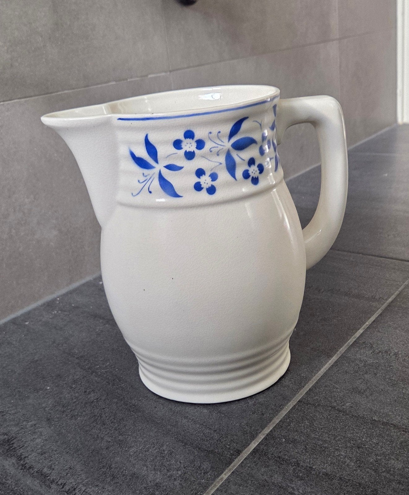 Vintage Mettlach kan met blauw bloemmotief, Ophalen of Verzenden