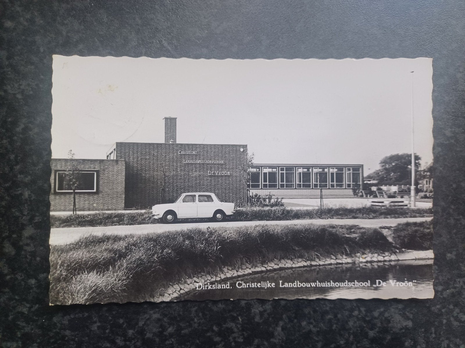 Dirksland Chr. Landbouwhuishoudschool De Vroon auto 1970, Verzamelen, Ophalen of Verzenden, 1960 tot 1980, Gelopen, Zuid-Holland