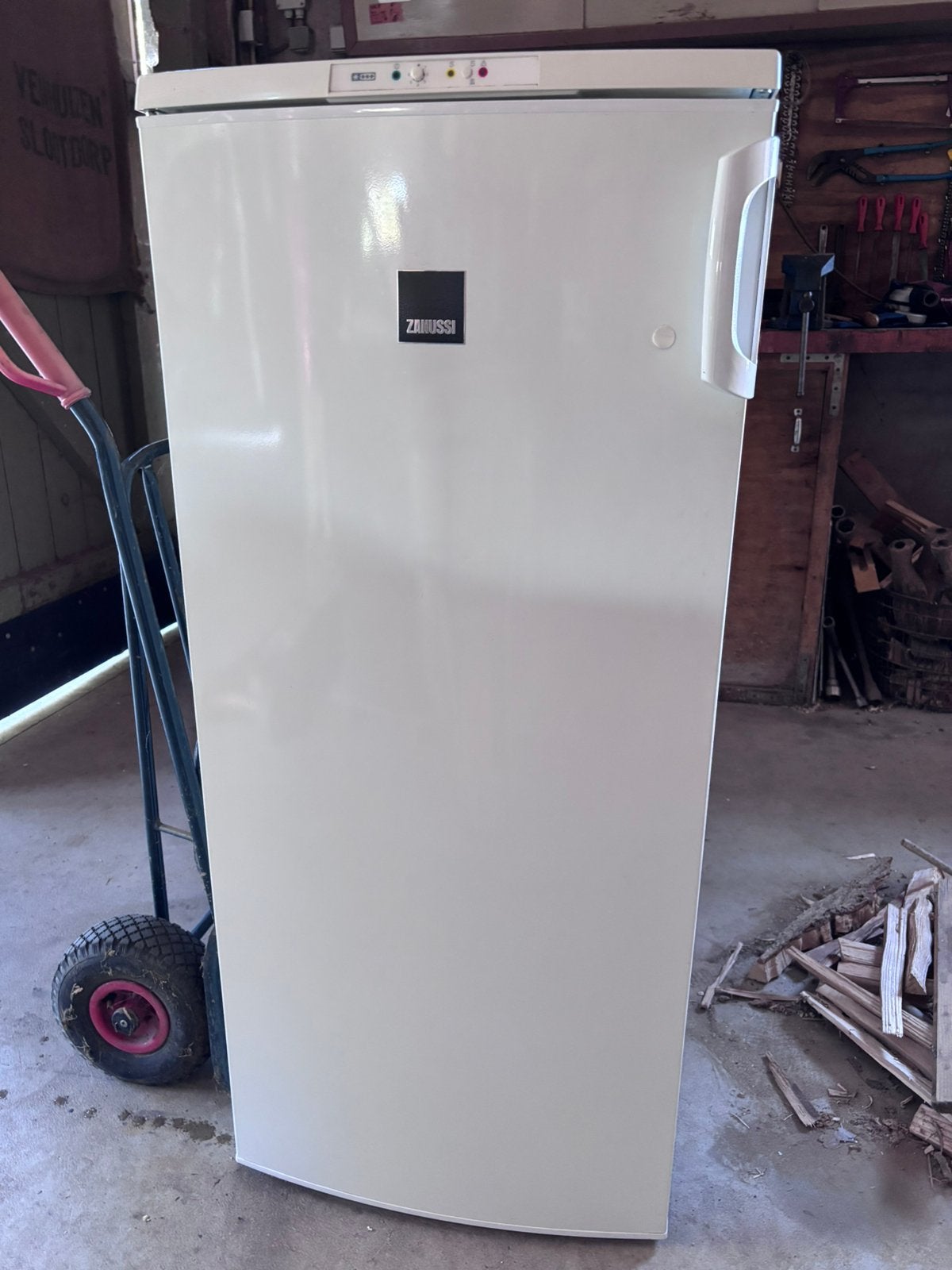 Vriezer Zanussi 125 cm hoog, Gebruikt, 120 tot 140 cm, Minder dan 60 cm, Vrijstaand