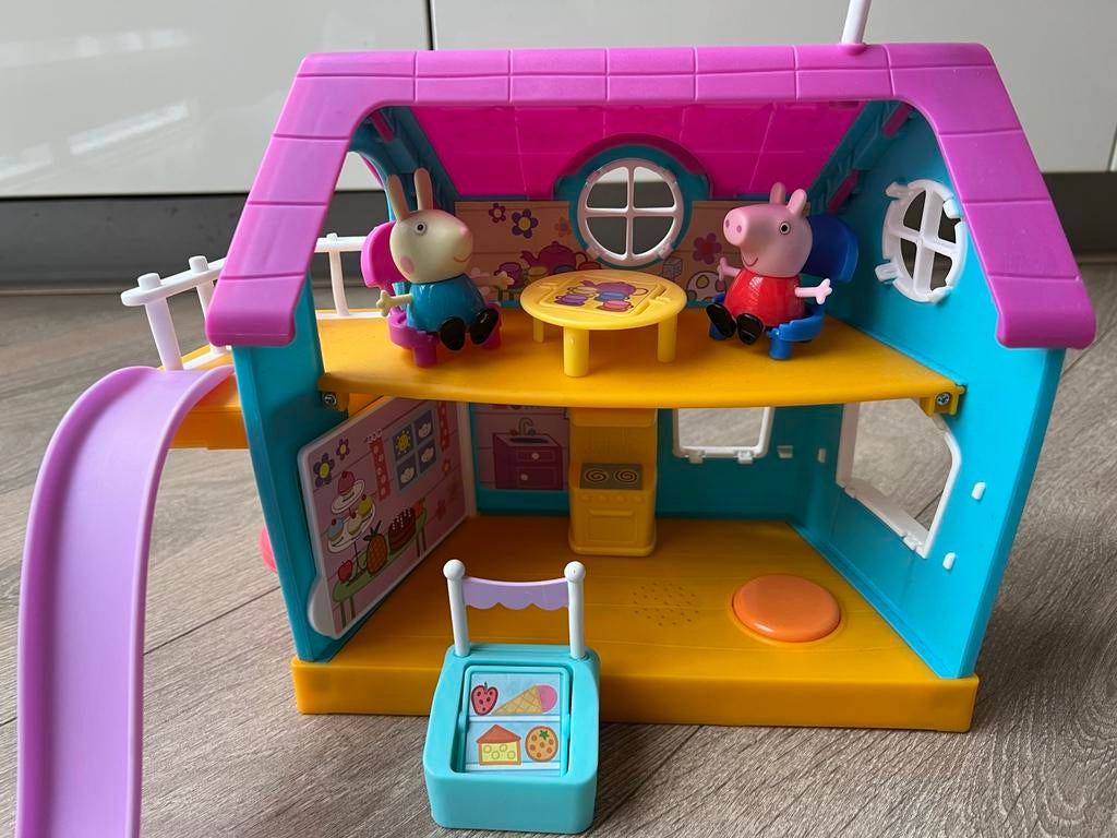Peppa Pig Kinder Clubhuis Speelset met Figuren en Accessoire, Ophalen, Zo goed als nieuw, Jongen of Meisje