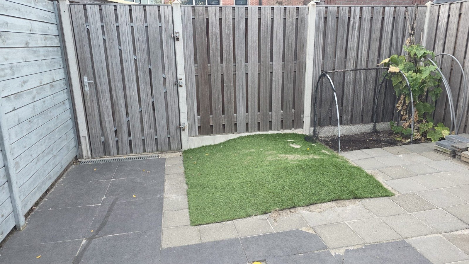 Hardhouten schutting inclusief poortdeur, Ophalen, Hout, Minder dan 3 meter, 1 tot 2 meter