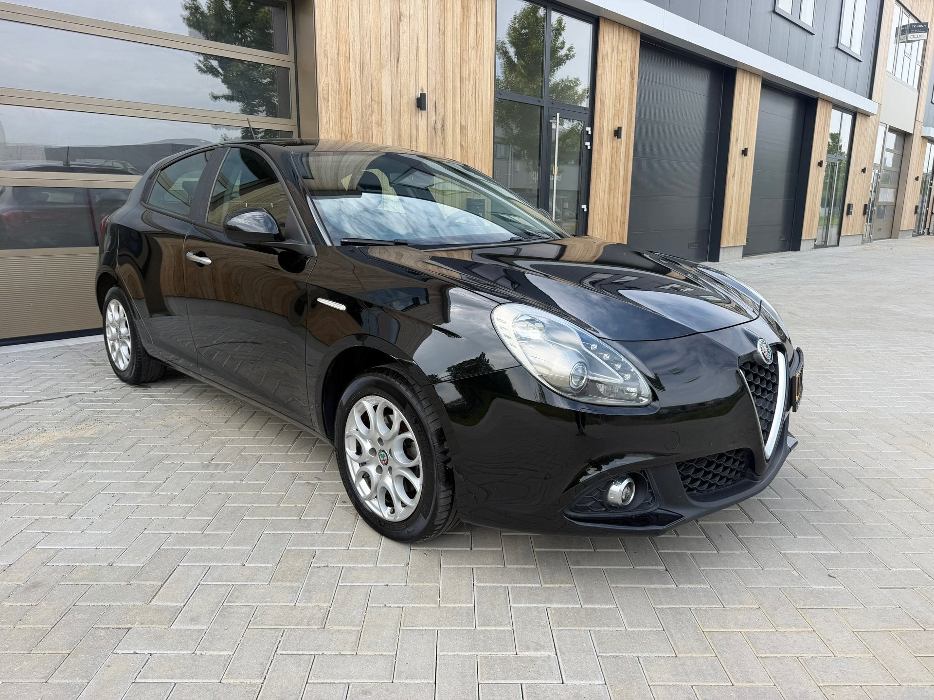 Alfa Romeo Giulietta 1.4 Turbo 5DRS|Airco|Parkeersensoren|Cl, Voorwielaandrijving, Stof, Gebruikt, 4 cilinders
