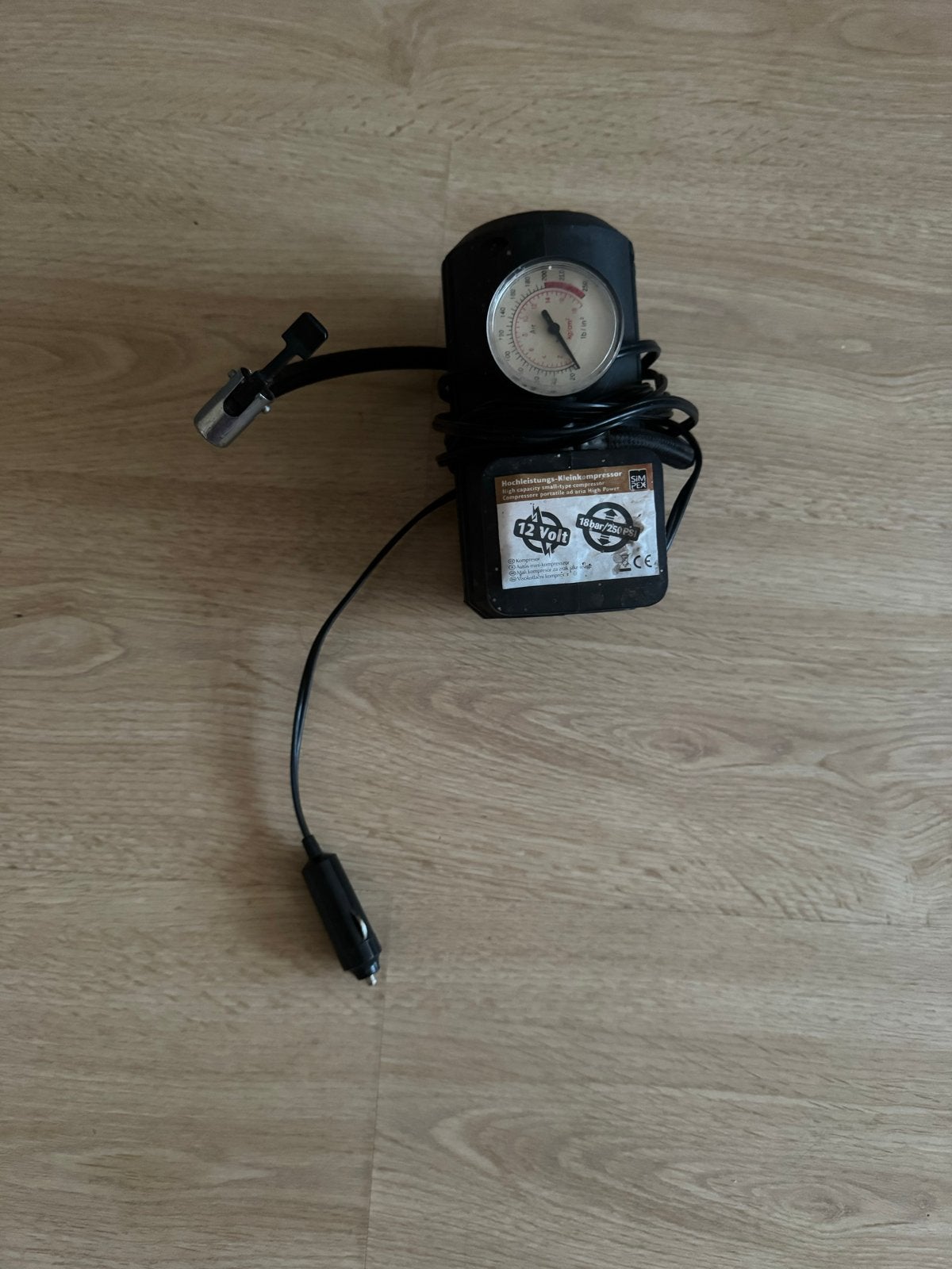 12V Mini Luchtcompressor voor Auto/Fietsbanden, Ophalen of Verzenden, Gebruikt