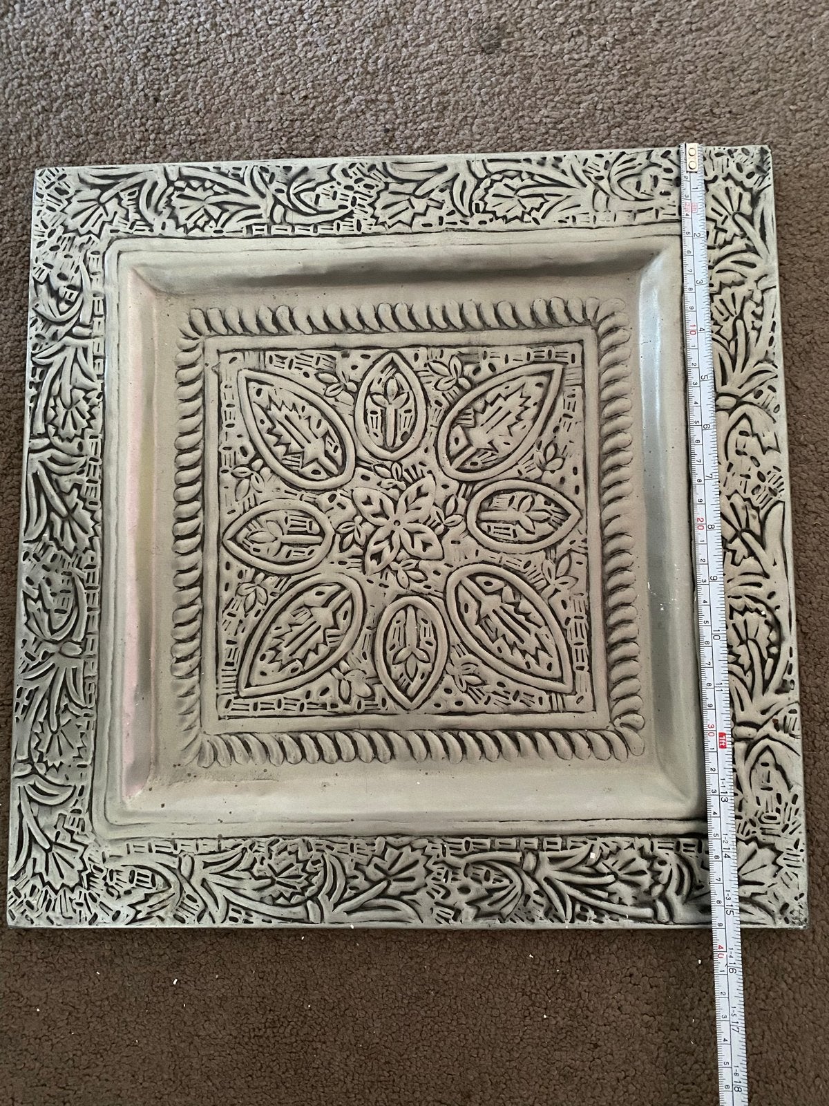 Decoratieve schaal met reliëfpatroon dienblad Arabisch, Antiek en Kunst, Ophalen of Verzenden