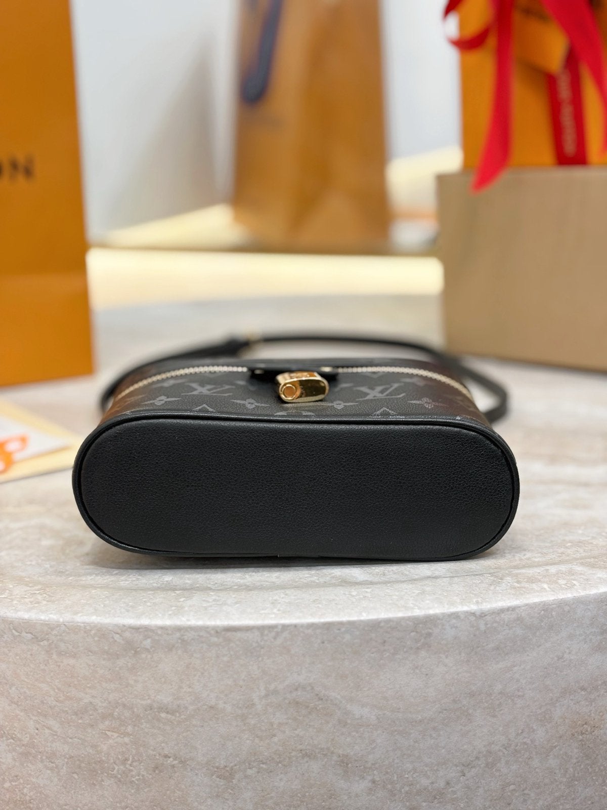 Louis vuitton vanity chain pouch, Ophalen of Verzenden, Zo goed als nieuw, Bruin, Schoudertasje