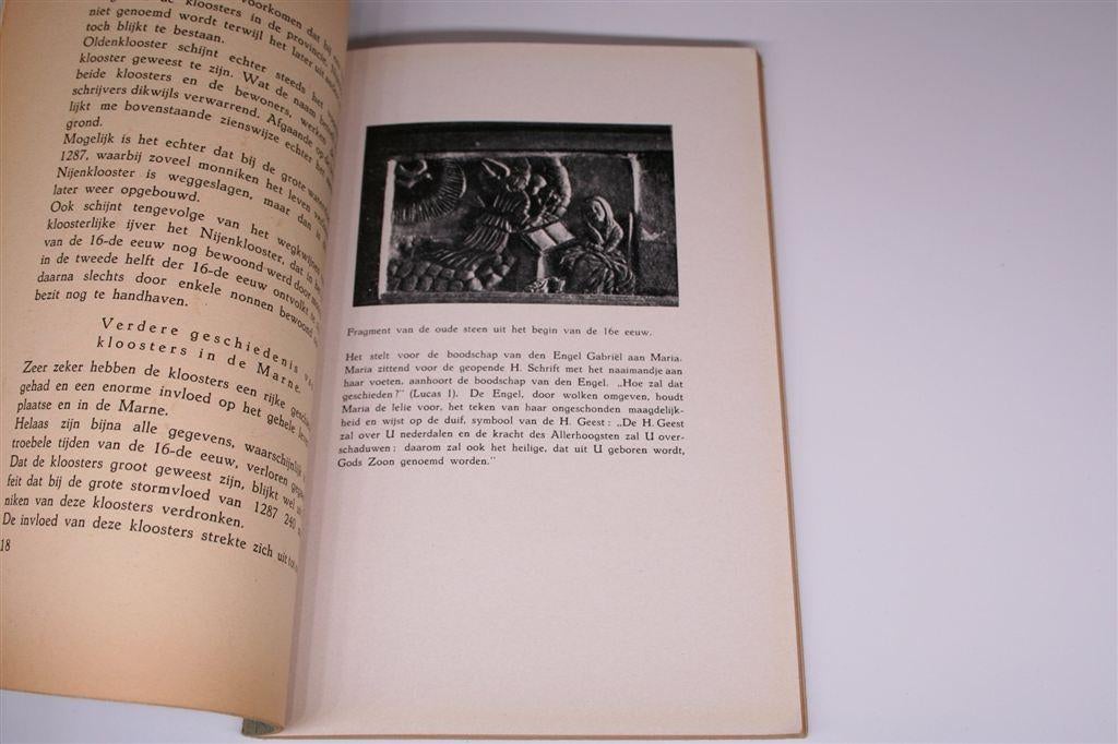 Katholiek Leven in Kloosterburen — Gedenkboek Parochie [1945, Boeken, Ophalen of Verzenden, Gelezen