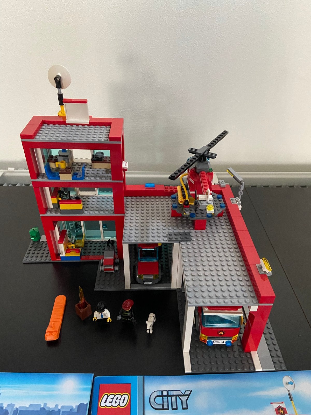 Lego City Brandweerkazerne 60004 Compleet met instructies, Lego, Ophalen of Verzenden, Compleet, Complete set