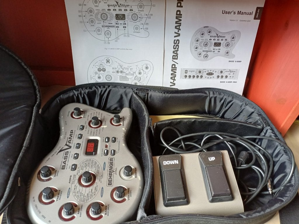 Behringer BASS V-amp modeller en multi-effectprocessor, Ophalen of Verzenden, Zo goed als nieuw, Compressor