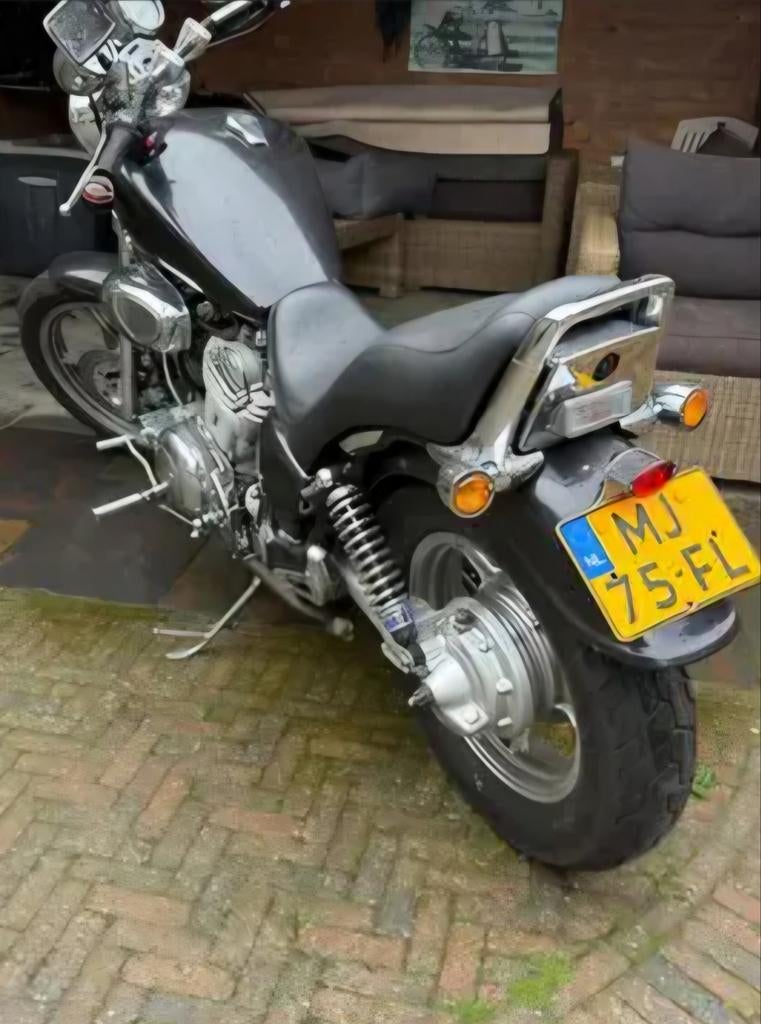 Yamaha XV 750cc