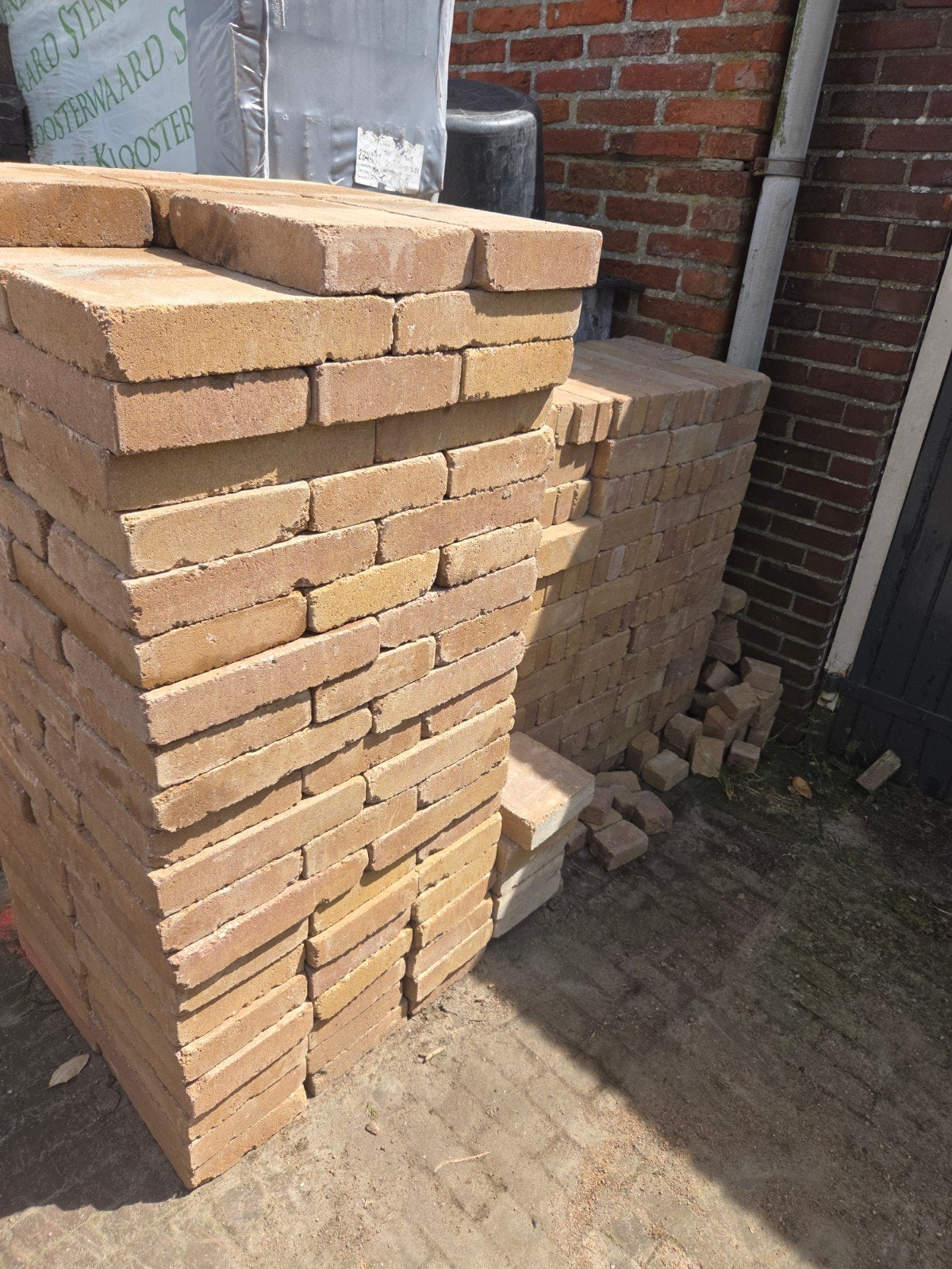125 stuks 20x30 getrommeld / 520 gebakken klinkers, Ophalen, Nieuw, Klinkers