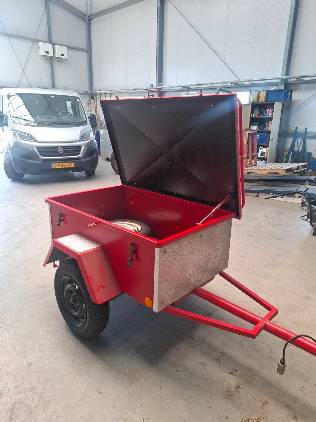 Bagagewagen met deksel/ nieuwe banden, Ophalen, Gebruikt