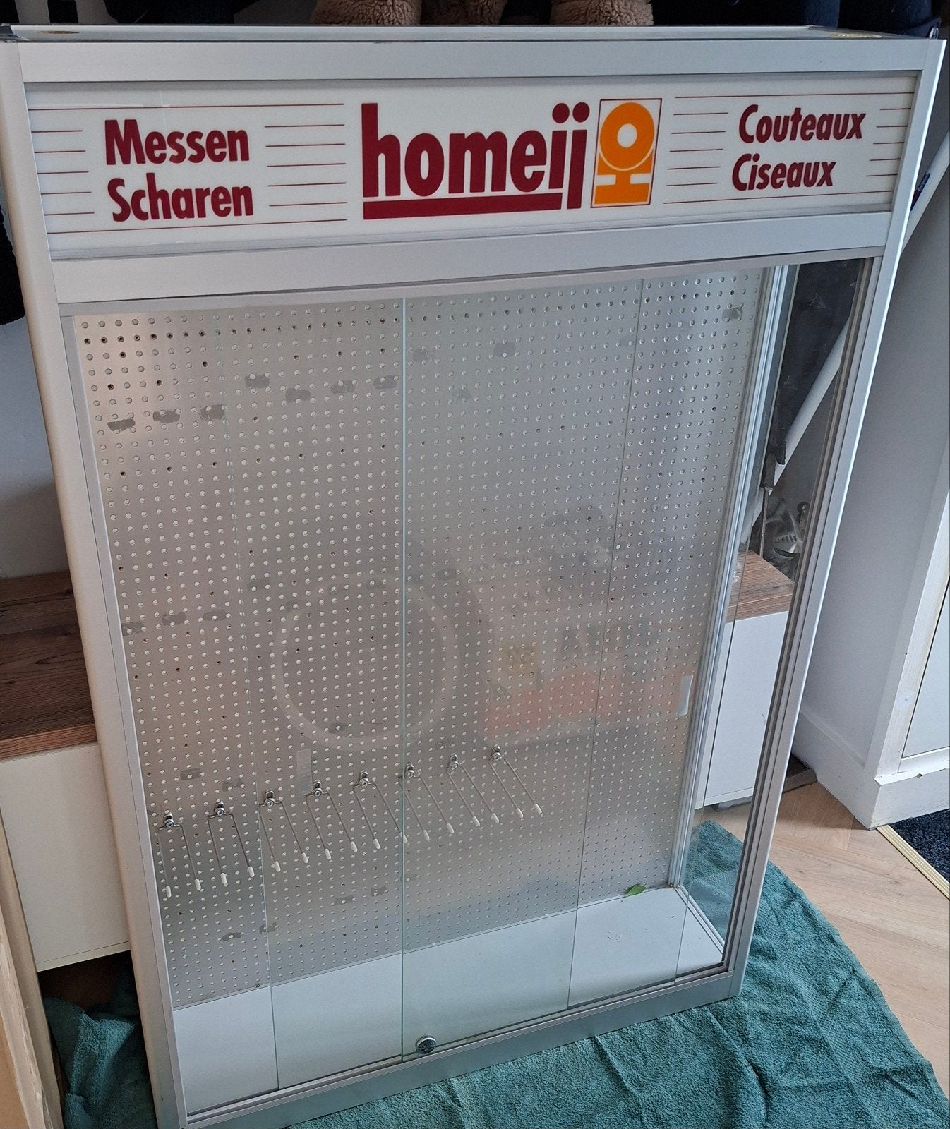 2x 1Homeij zakmes mes messenkast Victorinox
Hoog: 120 cm
Bre, Ophalen of Verzenden