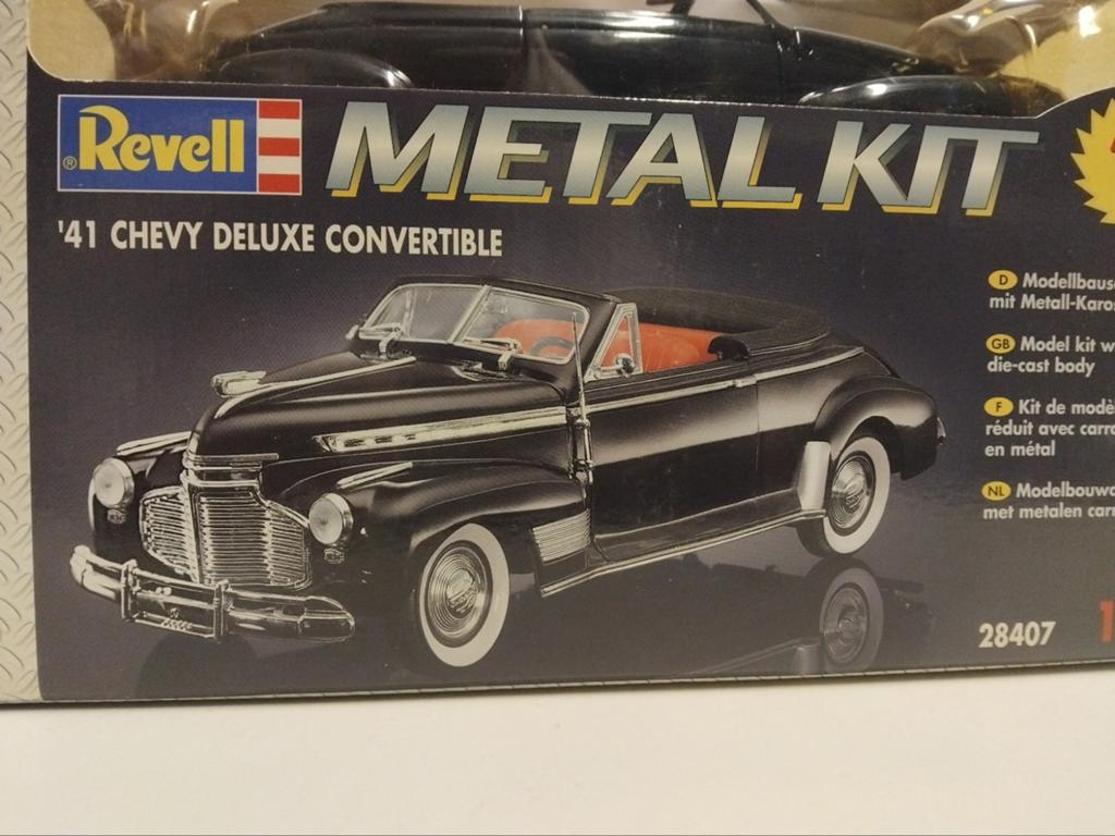 Chevrolet De Luxe Convertible 1941 Revell metal kit 1:18 KRD, Ophalen of Verzenden, Zo goed als nieuw, Auto, Revell