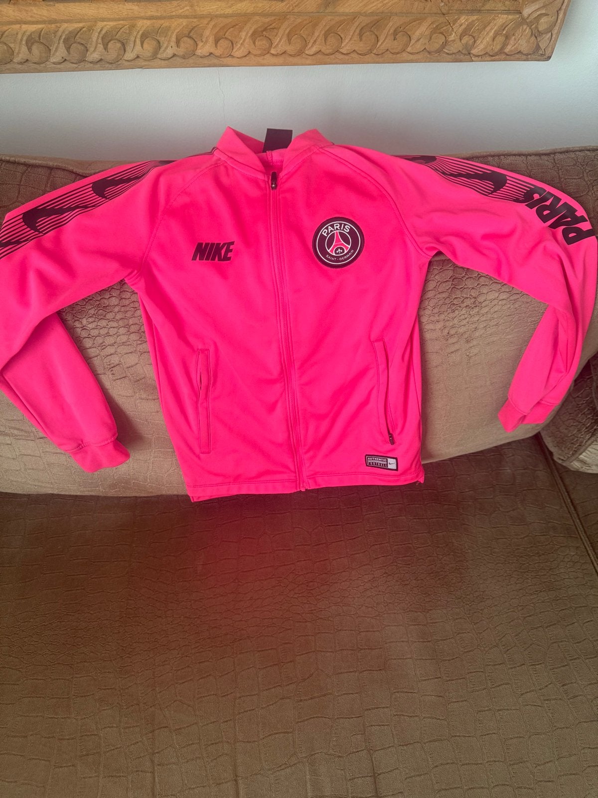 Nike PSG Trainingspak Roze Zwart Maat XS (6-8 jaar), Ophalen of Verzenden, Zo goed als nieuw, Jongen of Meisje, Setje