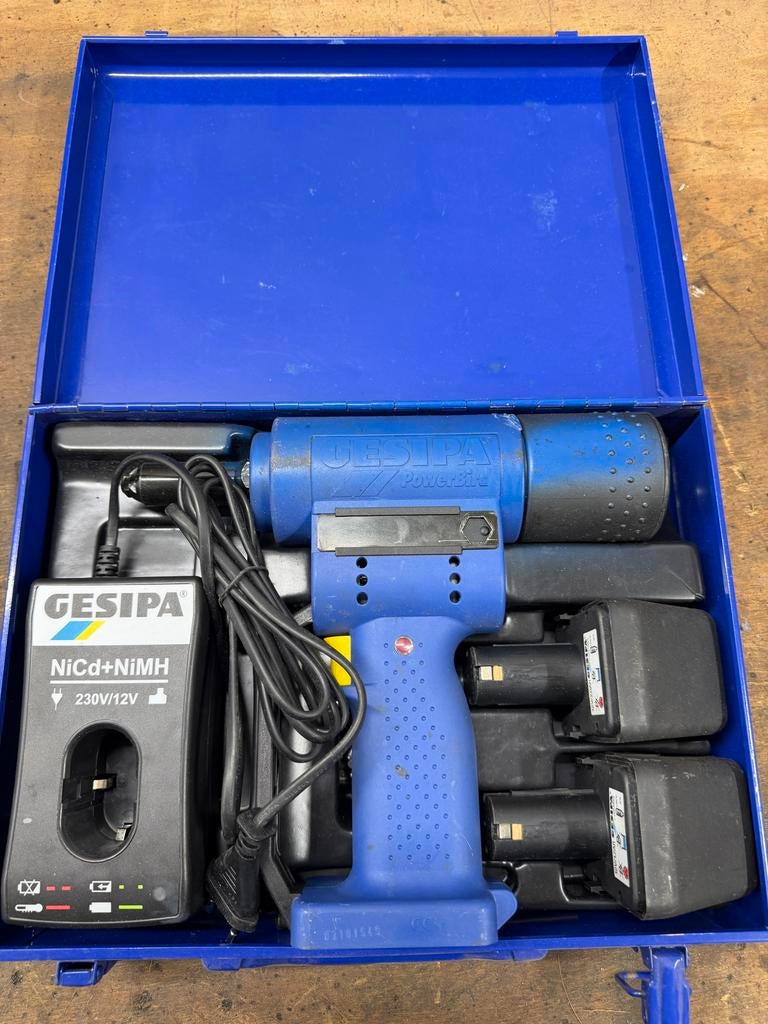 Gesipa PowerBird popnageltang met lader en accu's, Ophalen, Gebruikt