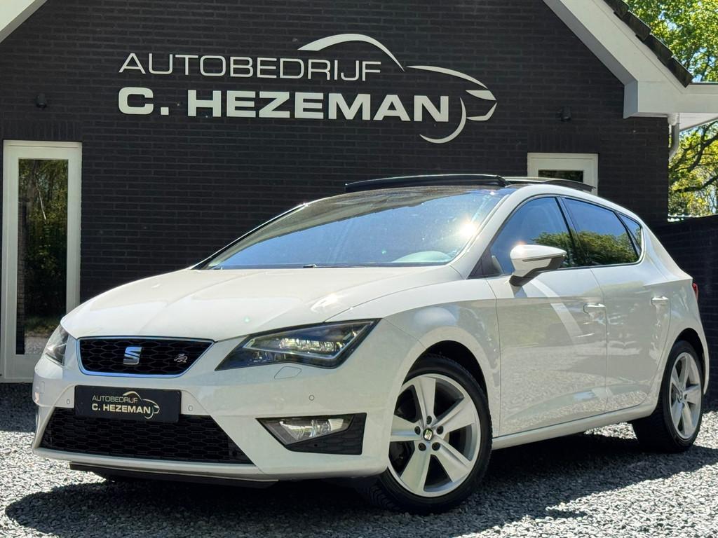 Seat Leon 1.4 TSI FR Business Panoramadak Navi LED XENON Cru, Voorwielaandrijving, Gebruikt, Zwart, 4 cilinders