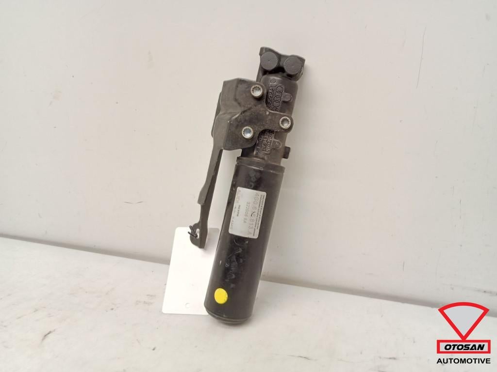 Audi RS6 C7 4G Avant Schokdemper bumper Rechts 4G0616813A, Gebruikt, AUDI AG, Auto-Union-Strasse 1
85045  Ingolstadt, DE, Bumper