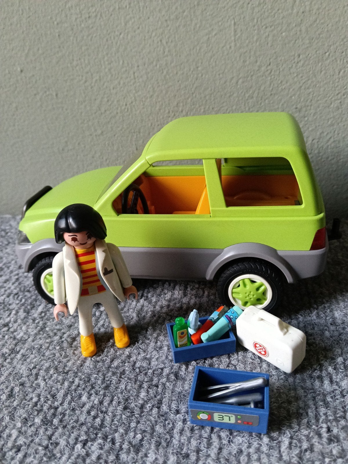 Playmobil Dierenarts Auto met Figuur en Accessoires, Ophalen of Verzenden, Playmobil, Lieselotjetweedehandsspeelgoed@gmail.com