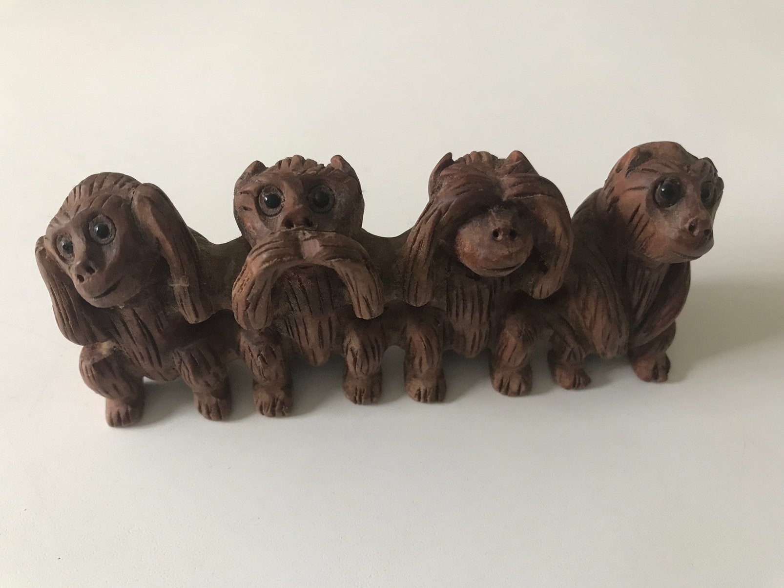 4 houten wijze aapjes,horen,zien zwijgen en schamen, Ophalen of Verzenden, Dier