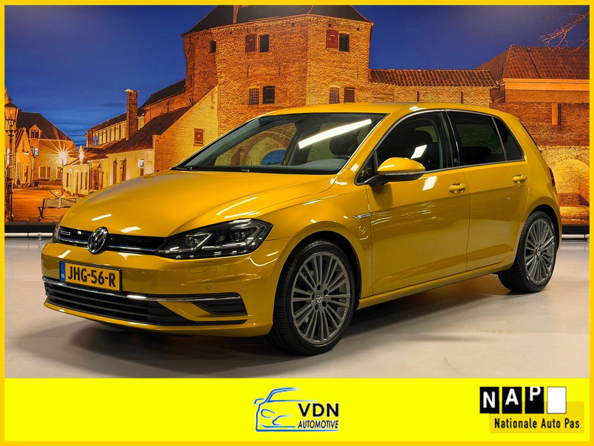 Volkswagen Golf 1.5 TSI Highline Sound Automaat LED PDC Carp, Auto's, Volkswagen, 4 cilinders, Geel, Bedrijf, Golf