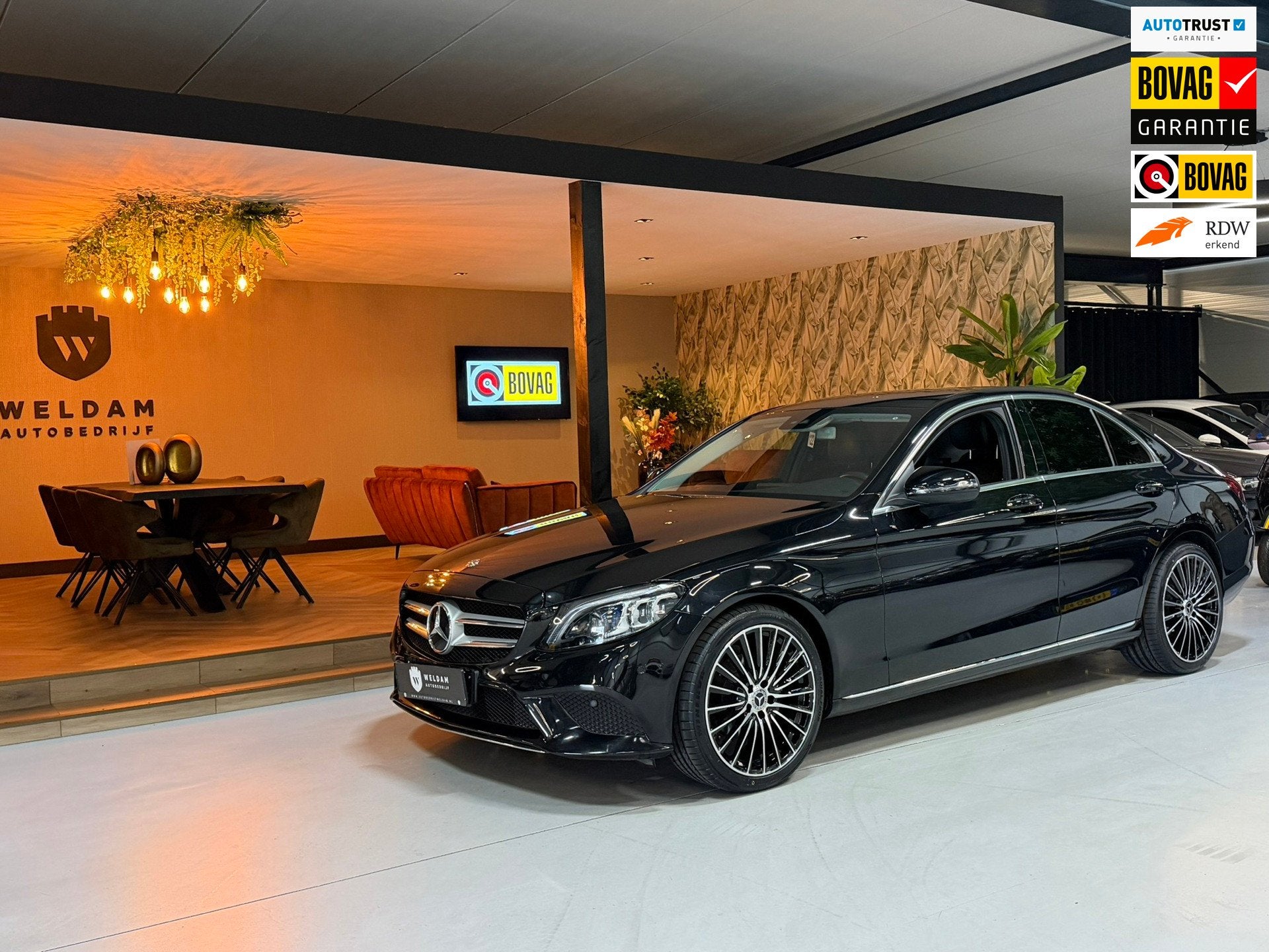 Mercedes-Benz C-klasse 180 Business Solution|AMG|Camera|Lane, Auto's, Mercedes-Benz, Automaat, Gebruikt, Met garantie (alle), Leder en Stof