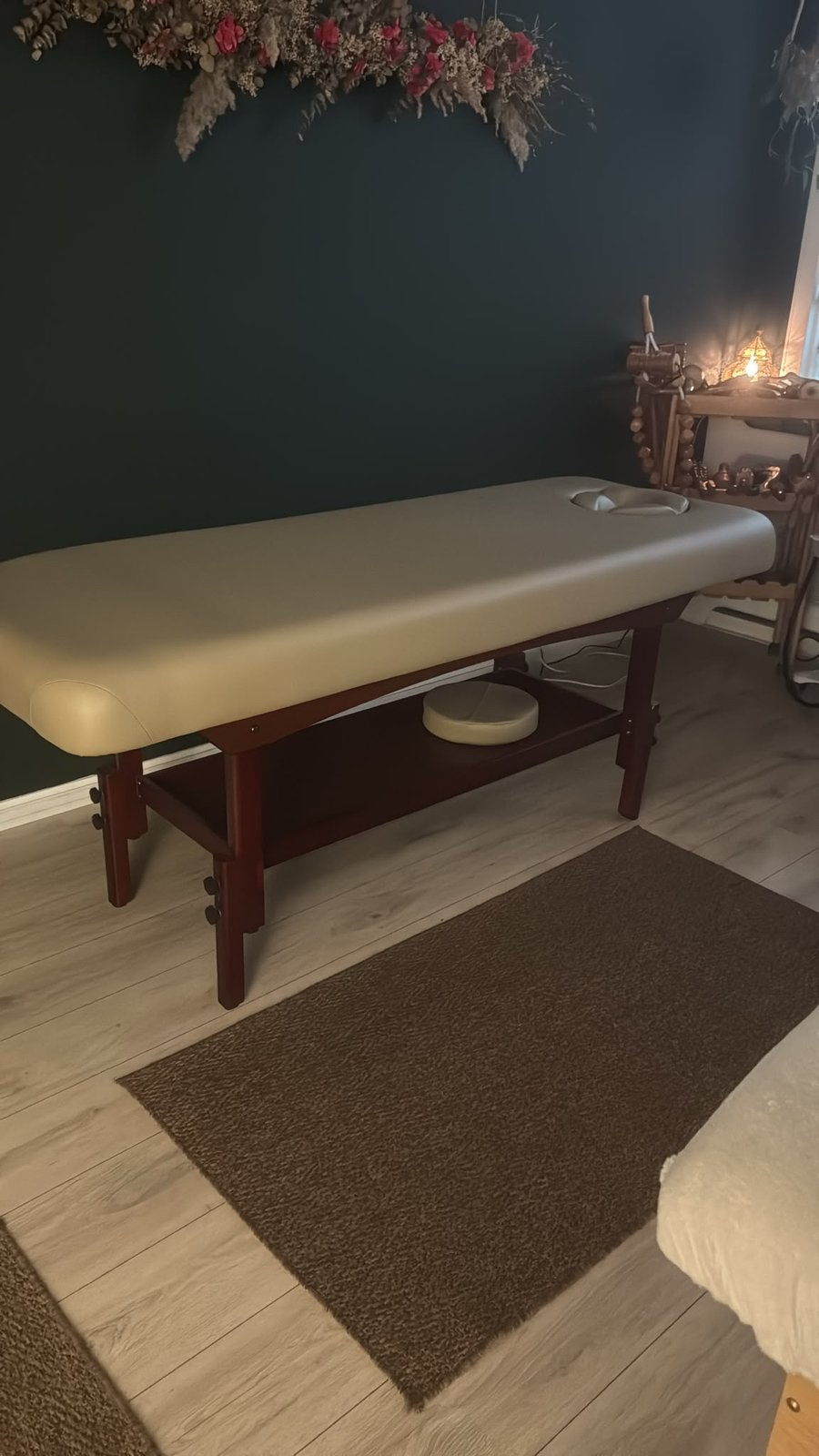 Vaste massage bed met houten basis, Diensten en Vakmensen