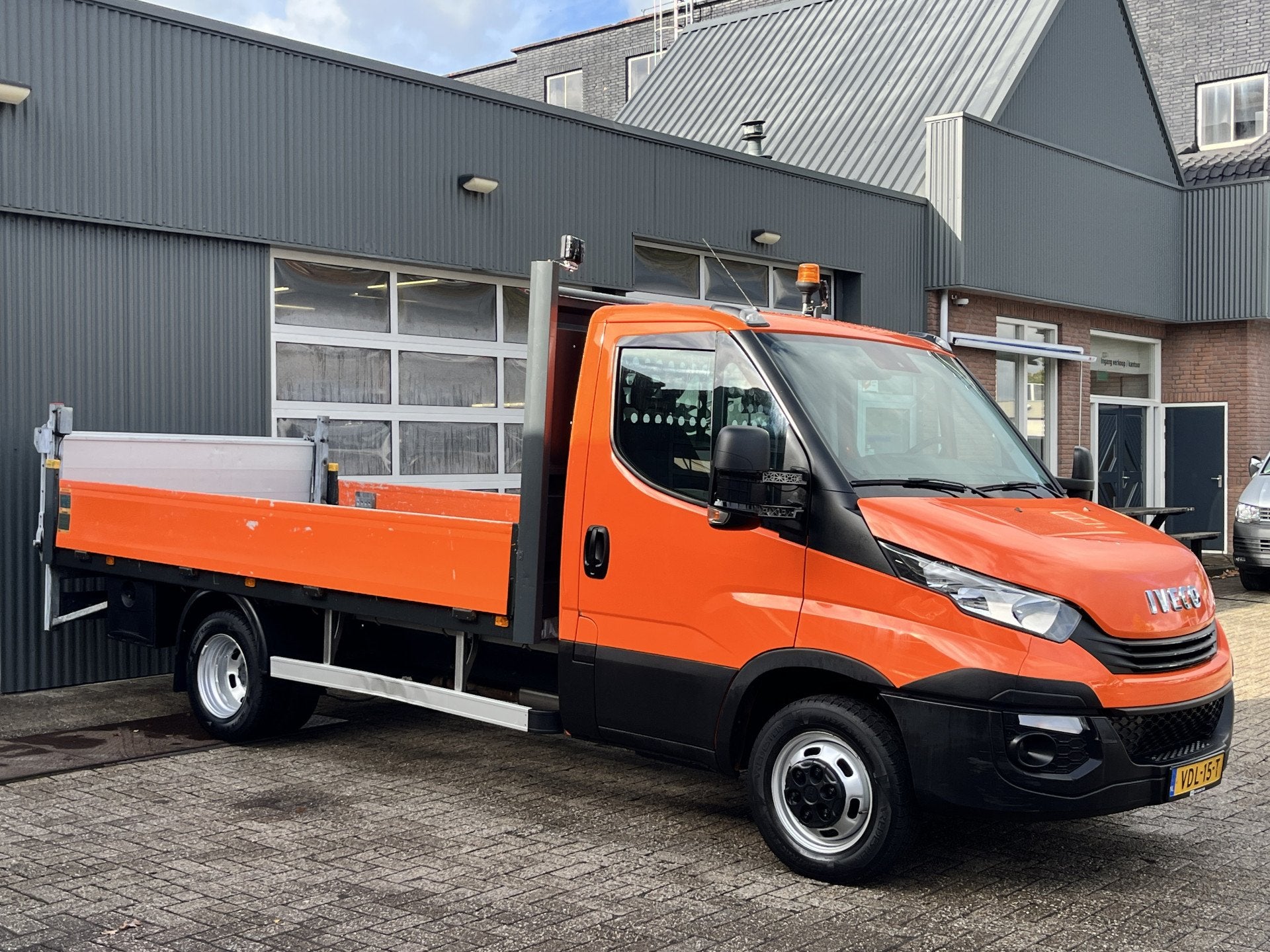 Iveco Daily 35C14 2.3 375 Laadklep 500kg Trekhaak 3500kg tre, Gebruikt, Iveco, 2535 kg, Origineel Nederlands