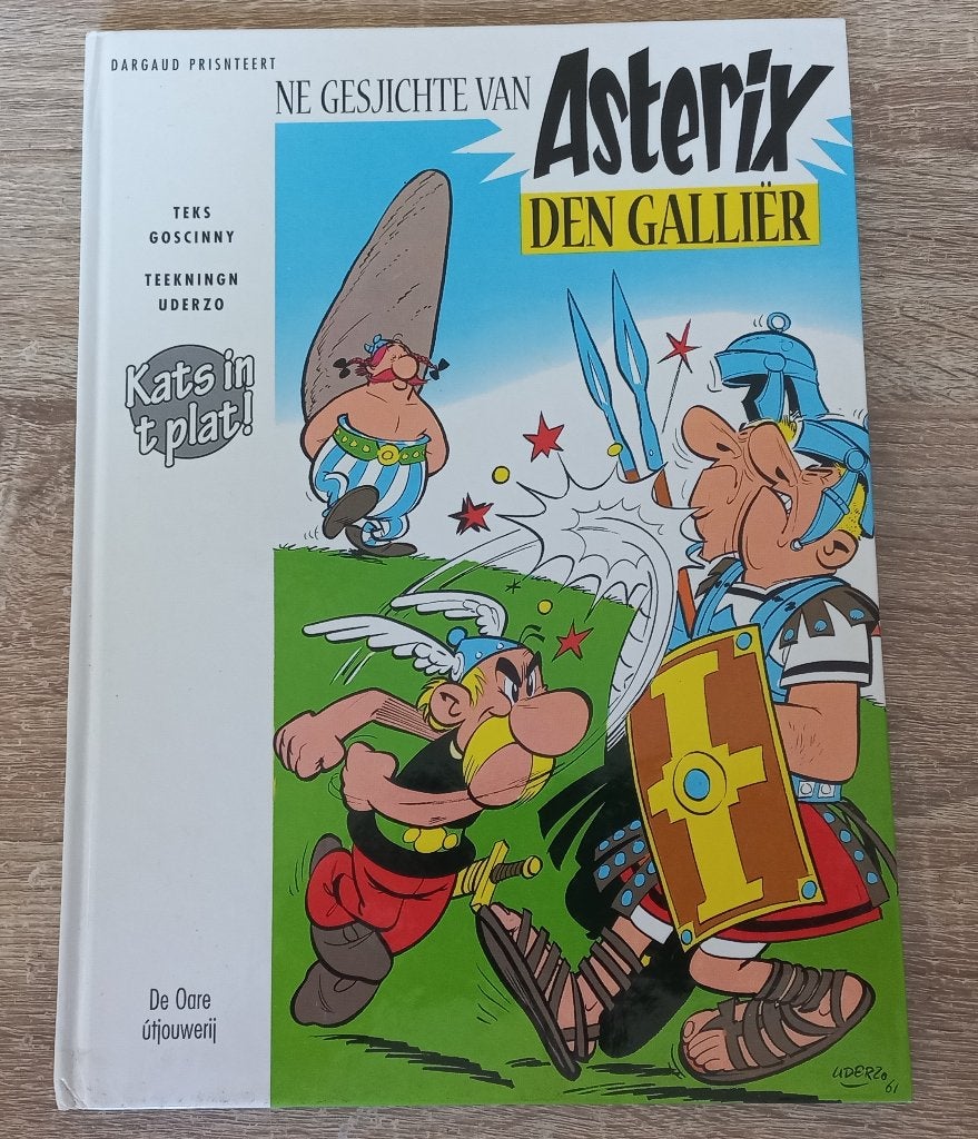 Asterix den Galliër (Twents, 1e druk hardcover), Eén stripboek, Ophalen of Verzenden, Zo goed als nieuw, Goscinny & Uderzo