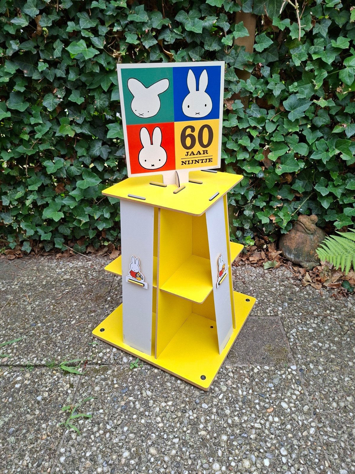 Nijntje 60 jaar originele V&D display, Ophalen, Gebruikt