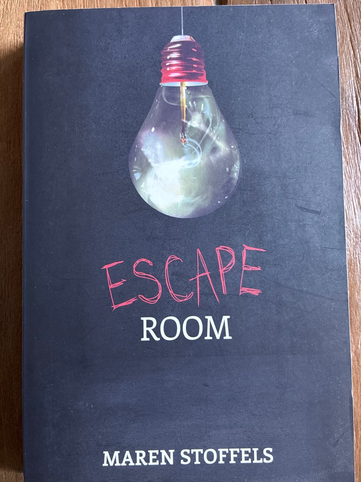 Escape Room - Maren Stoffels (Zo goed als nieuw), Boeken, Ophalen of Verzenden, Zo goed als nieuw, Nederland