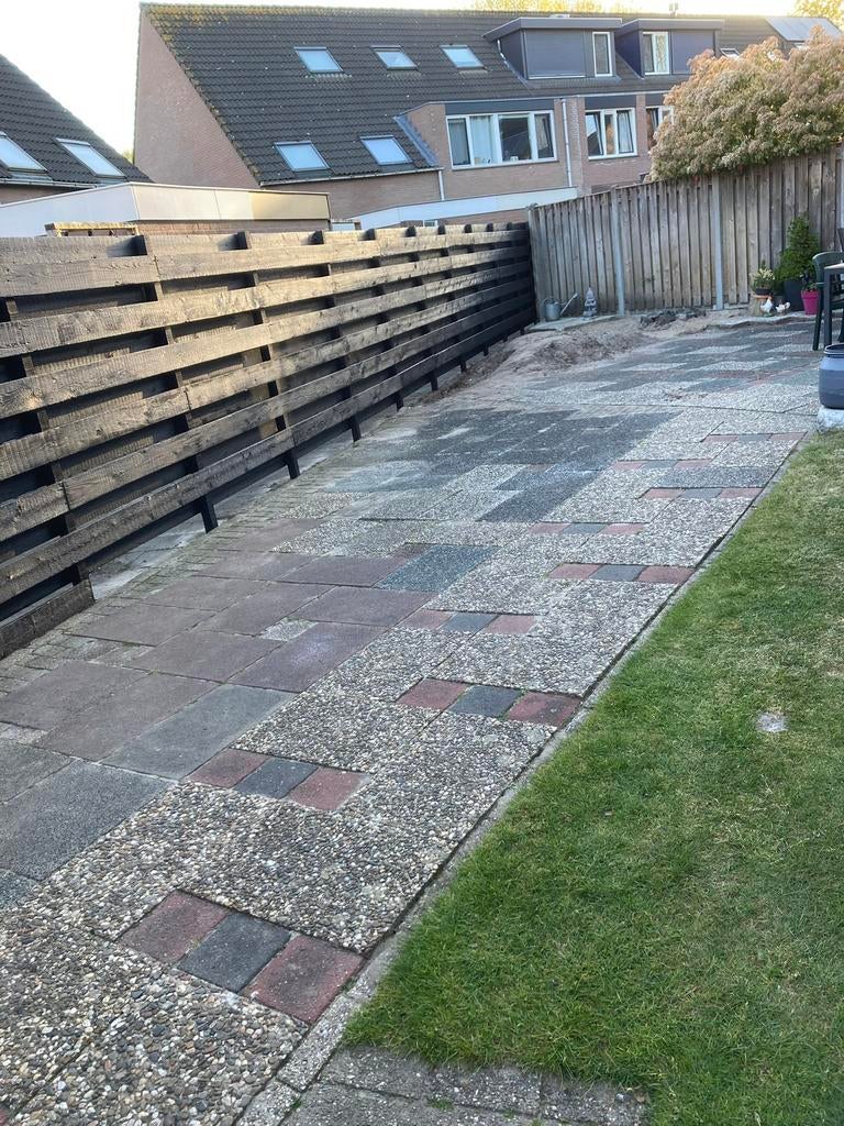 Vijverrotsen en grindtegels, Ophalen, Zo goed als nieuw