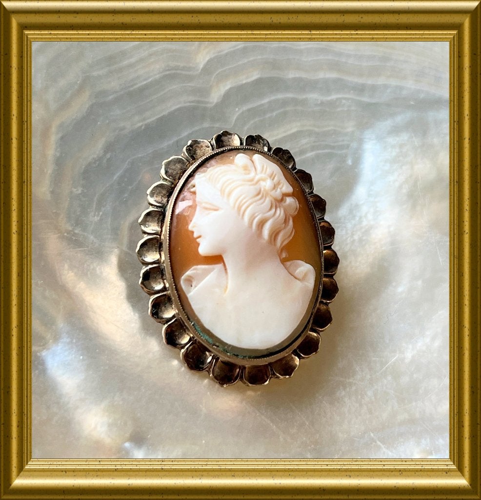Oude kleine schelp camee broche, Ophalen of Verzenden, Overige materialen, Broche