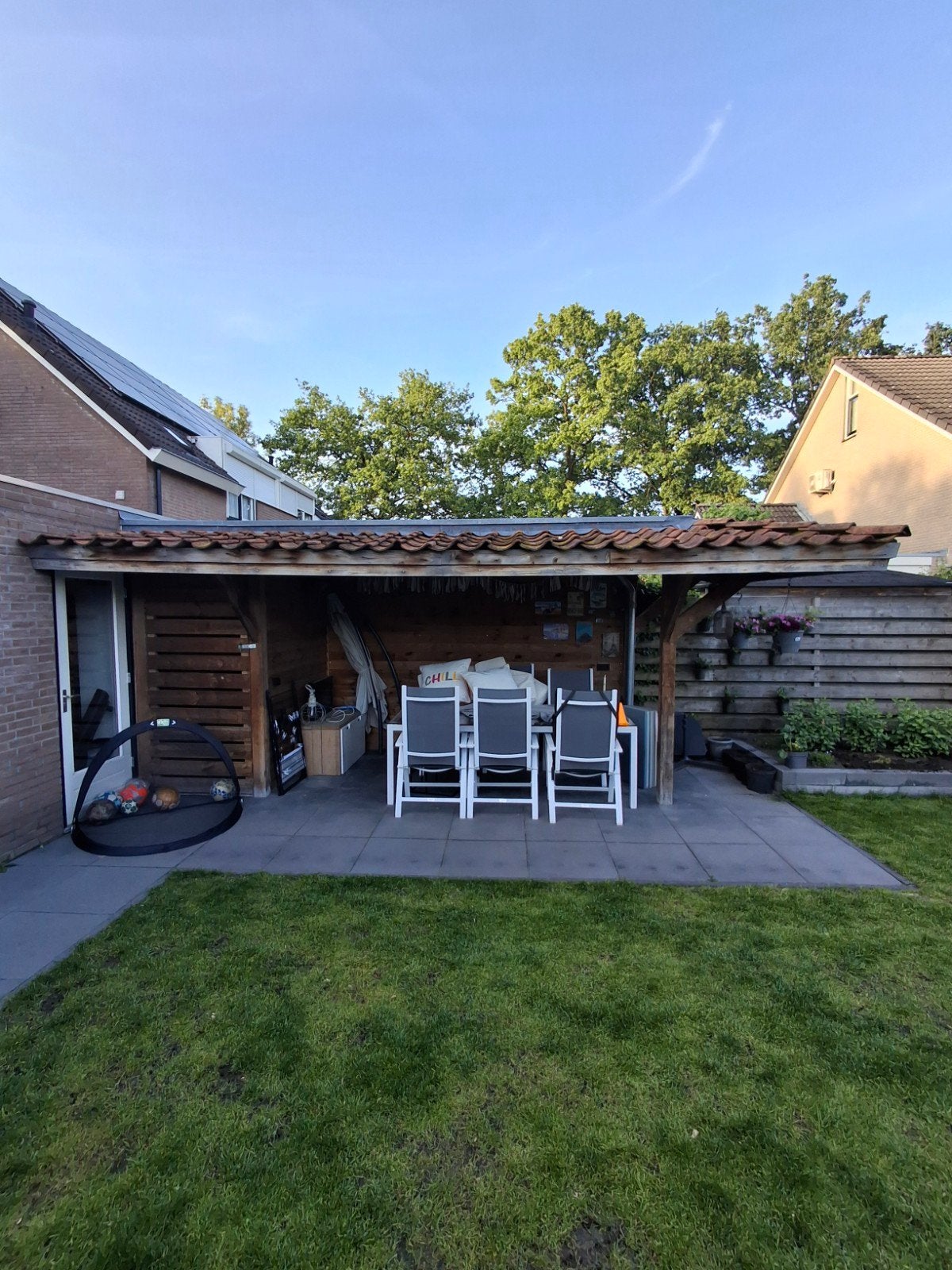 Overkapping 6x3.5m met schuurtje/houthok en spotjes, Ophalen