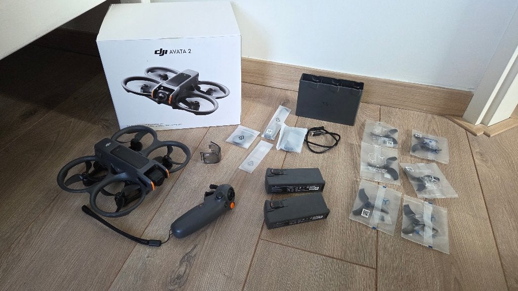 Dji avata 2 Fly more combo+Motion controller 3 excl. goggles, Audio, Tv en Foto, Drones, 250 tot 900 gram, Return to Home, 5 tot 10 kilometer