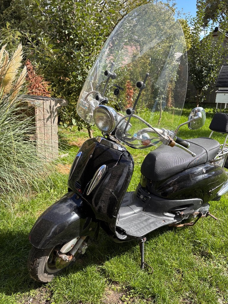 Retro scooter Fosti, Ophalen, Gebruikt, Benzine